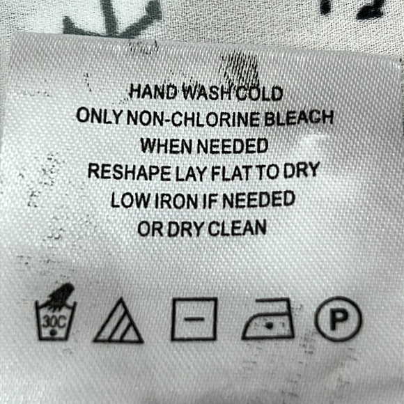 Daniel Rainn Women’s Blouse Sz XS White w/Navy & Gray Anchors 100% Polyester EUC - Picture 8 of 10